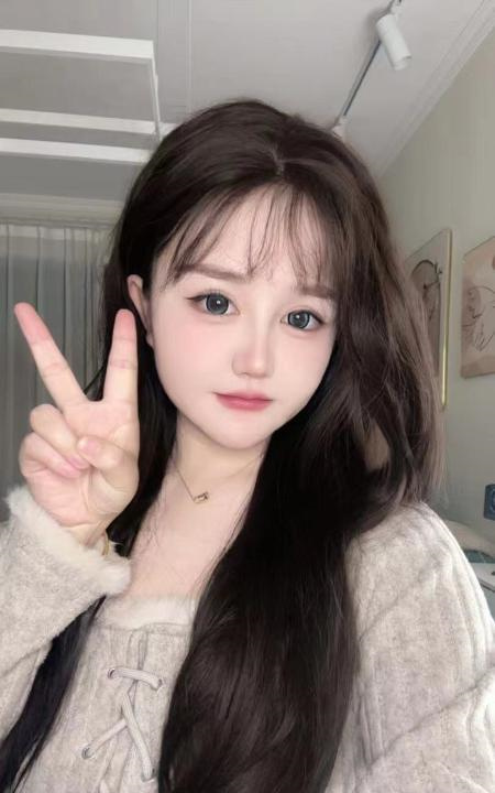 新区舌吻萝莉