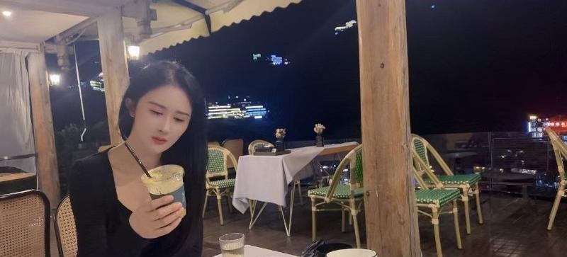 风骚小蛮腰