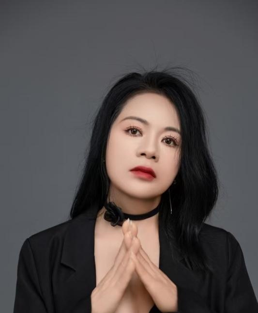 黑丝少妇思思