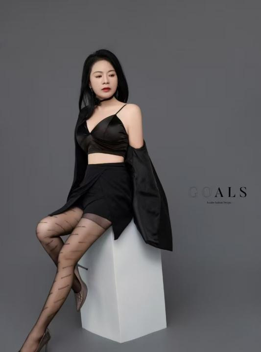 黑丝少妇思思