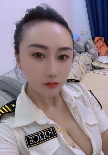 黄泥磅风情少妇