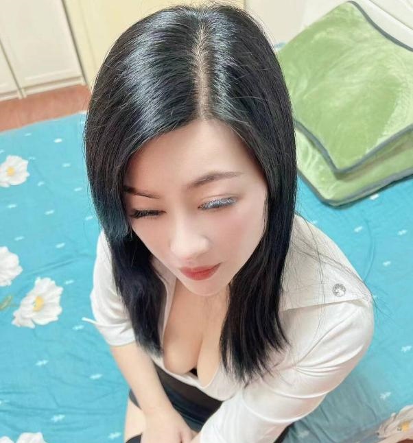 有气质的韵味少妇