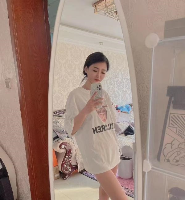 绿园大长腿御姐美女