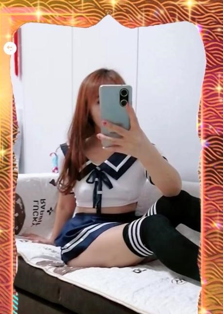 镜湖芙蓉姐姐