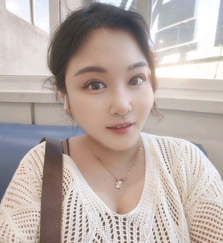 再刷大胸骚女