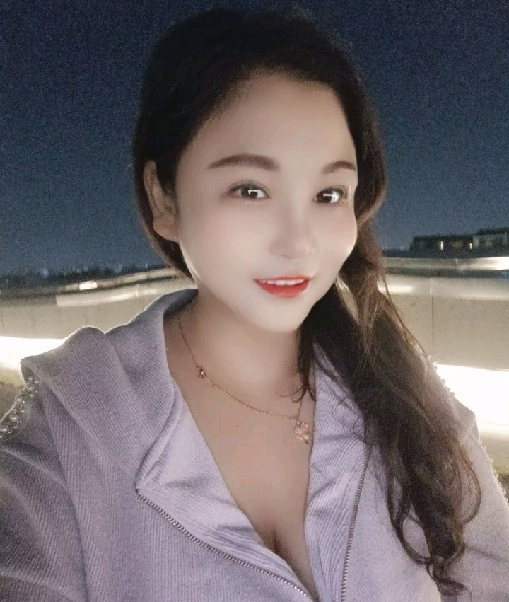 再刷大胸骚女