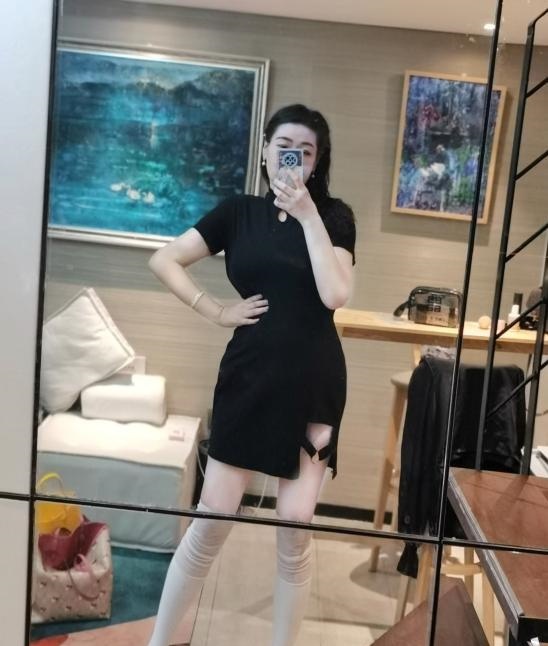 南开E奶白虎大长腿妹