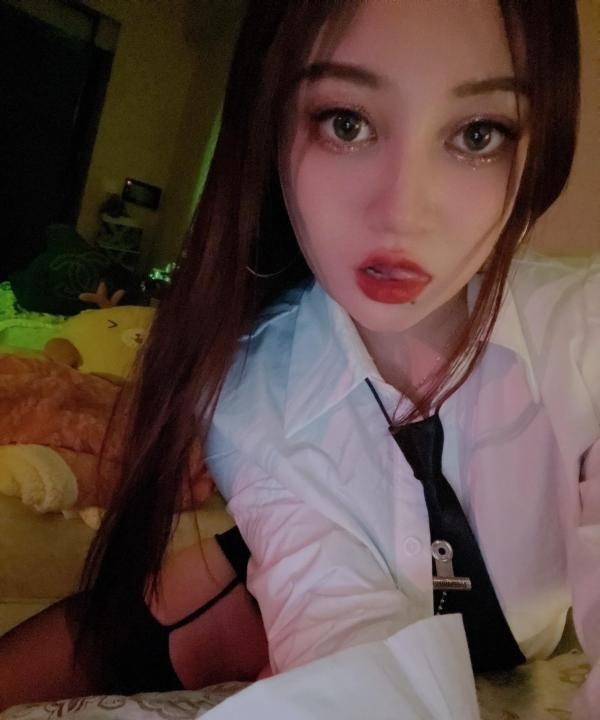 和平美女小红