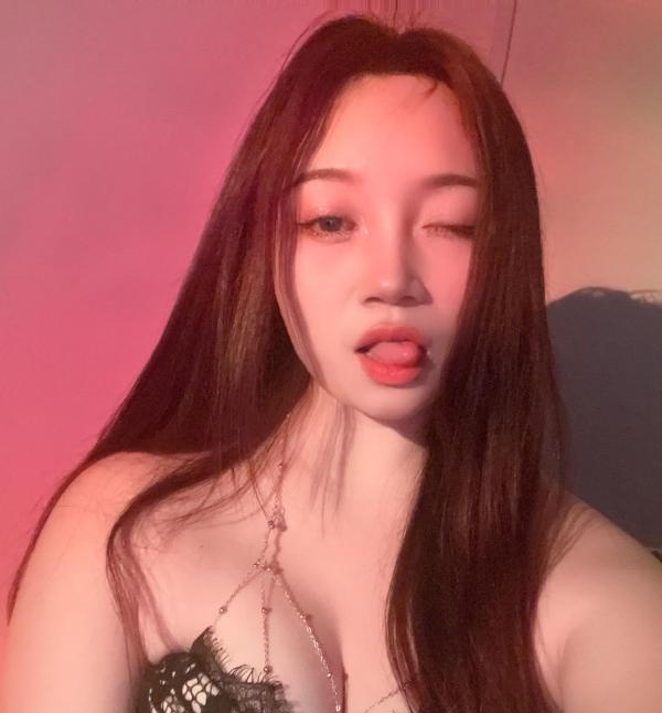 和平美女小红