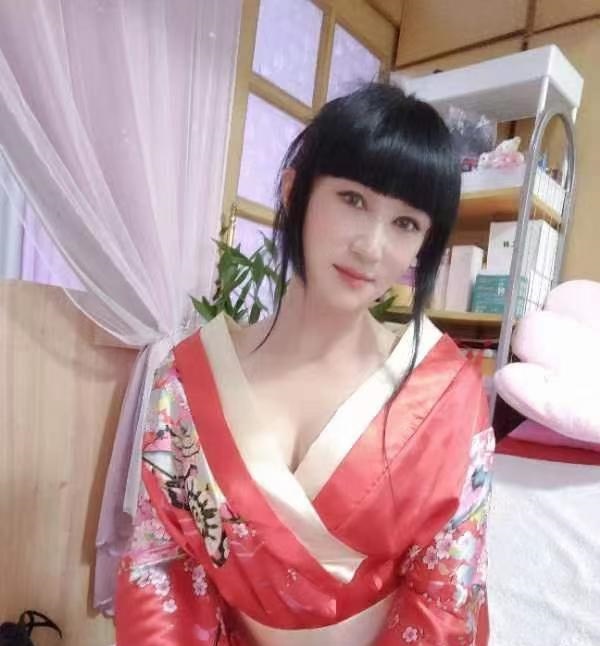 除夕夜包夜骚妇
