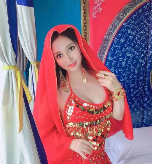 青羊胸大主动的骚少妇
