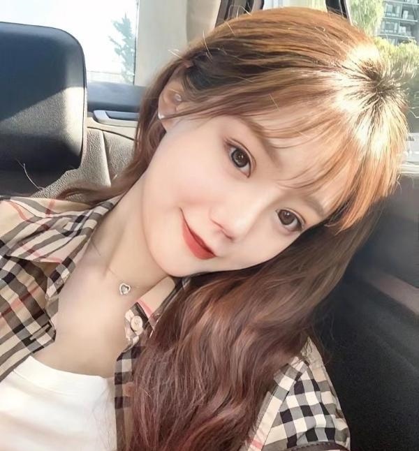 气质型蓝蓝妹子
