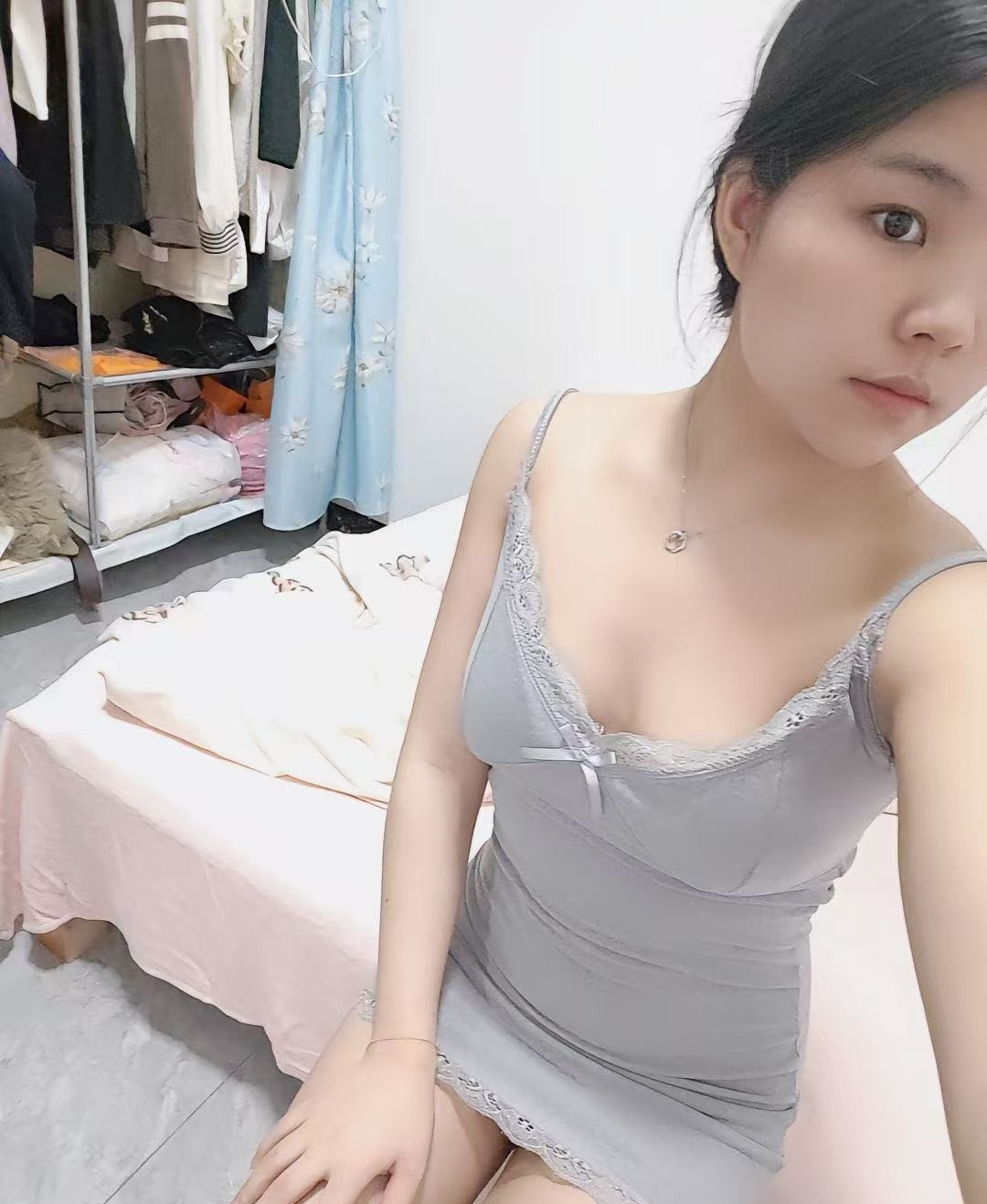 翘臀骚妹甜甜