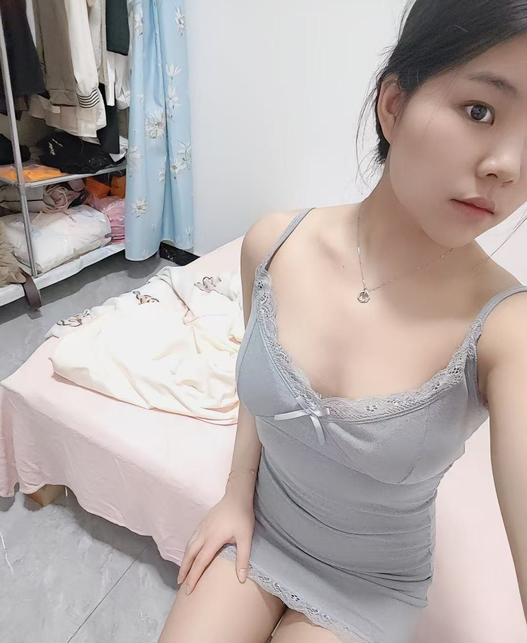 翘臀骚妹甜甜