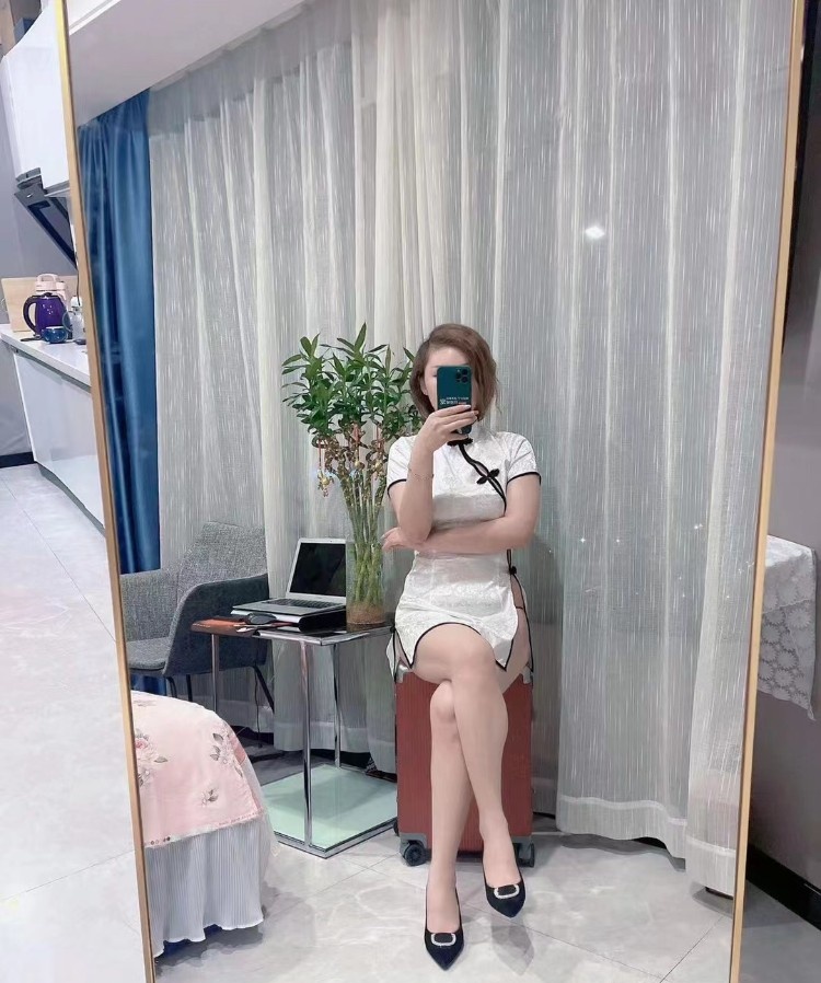 大胸美女梦梦