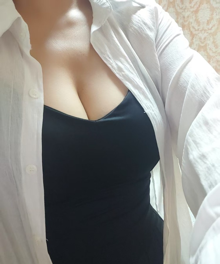 黑丝大胸少妇