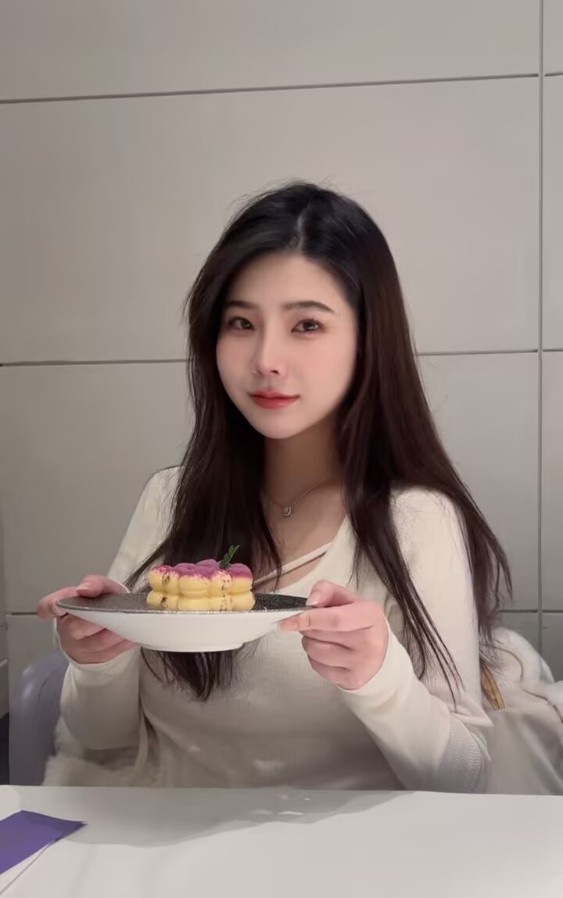 闵行丰满小美女依然