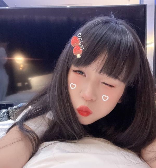 禅城妖娆白哲小女子