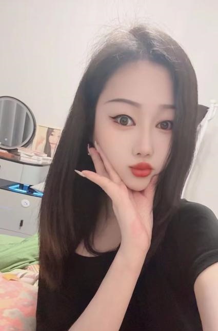老业务员小姐姐