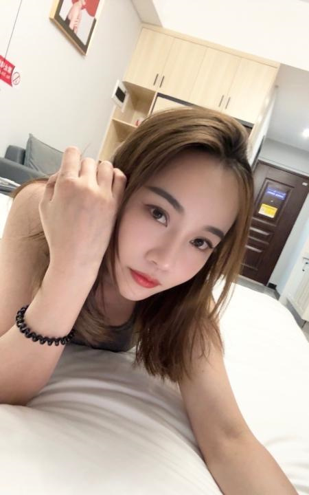 轻熟长腿御姐型少妇