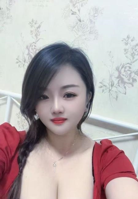 温柔大胸妹子