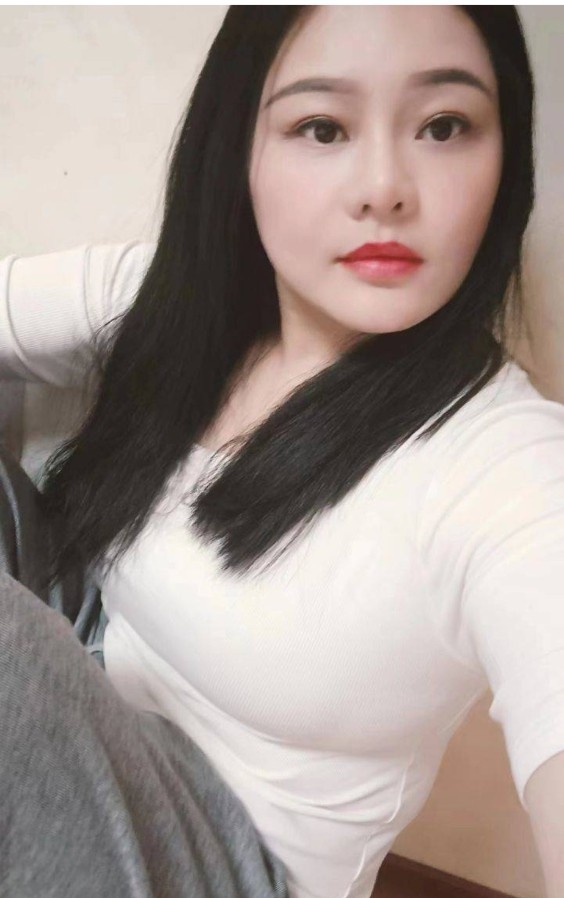 大胸桃子