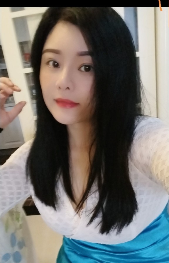 大胸桃子