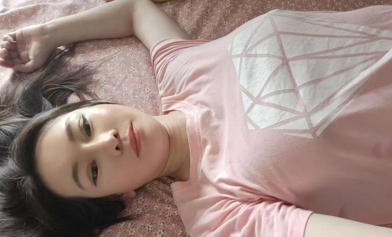 颜值人妻张静