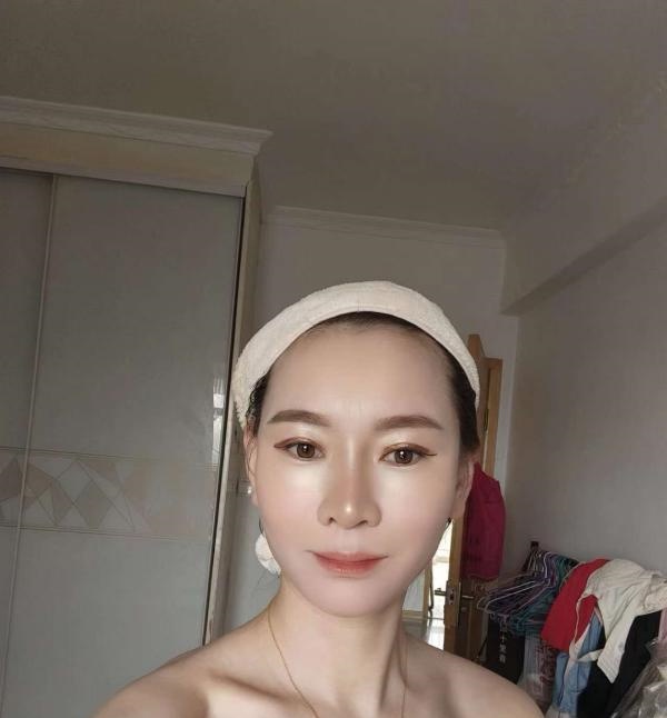 颜值人妻张静