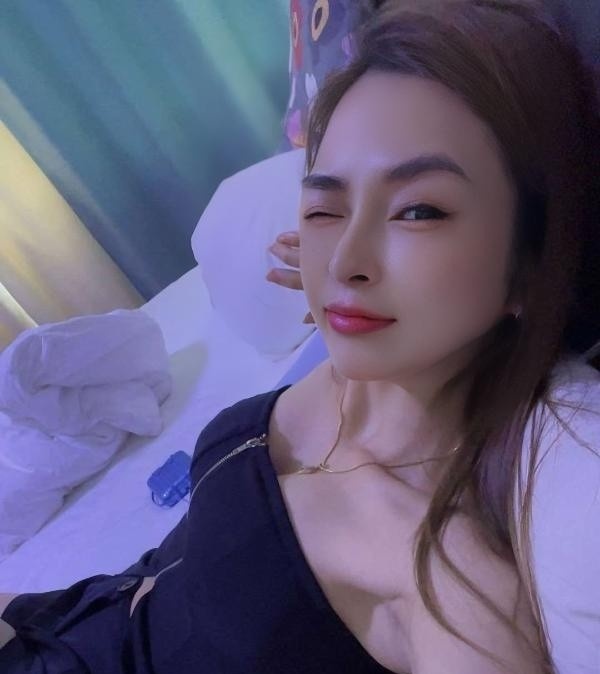 浦东粉乳骚女笑笑