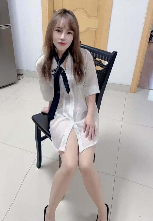 小巧玲珑小少妇
