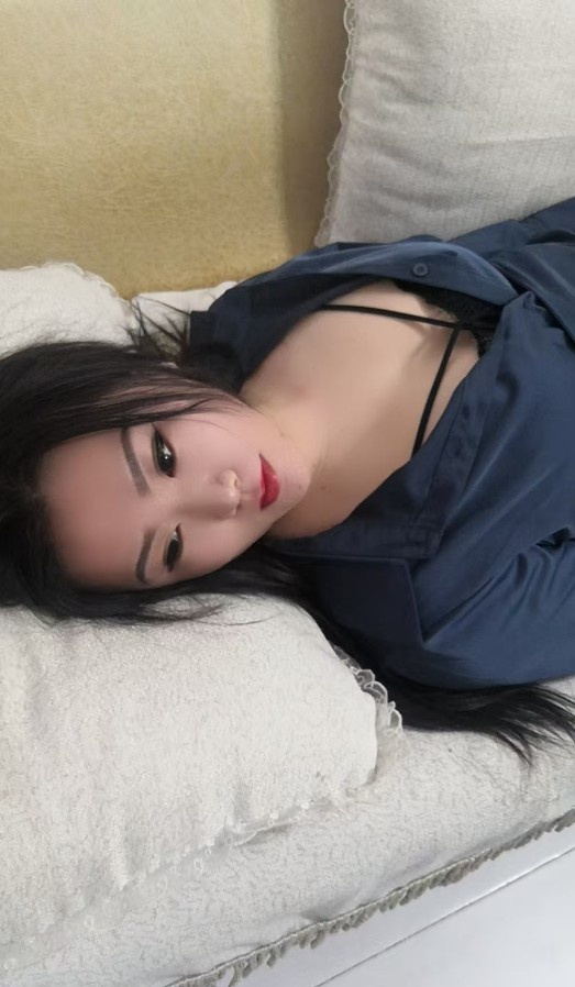 漫游白嫩丝袜女