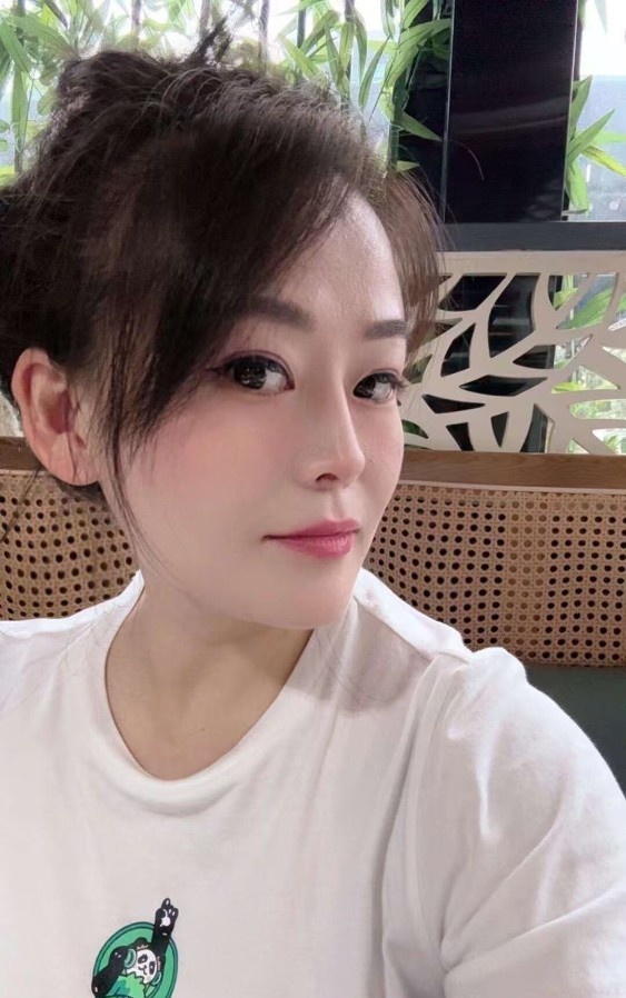 年轻少妇