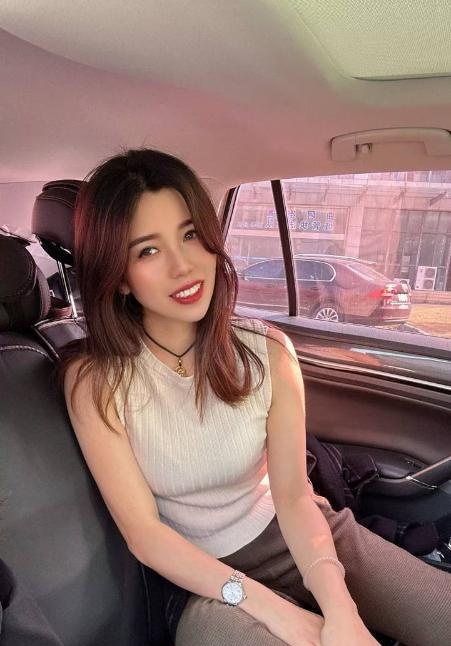 肤白气质服务好妹子