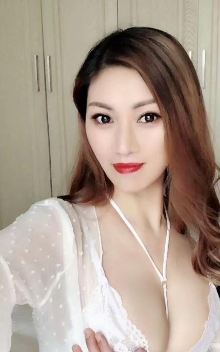 全套实惠舌吻少妇琳儿