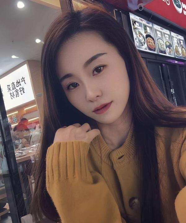 性感大长腿少妇夕阳