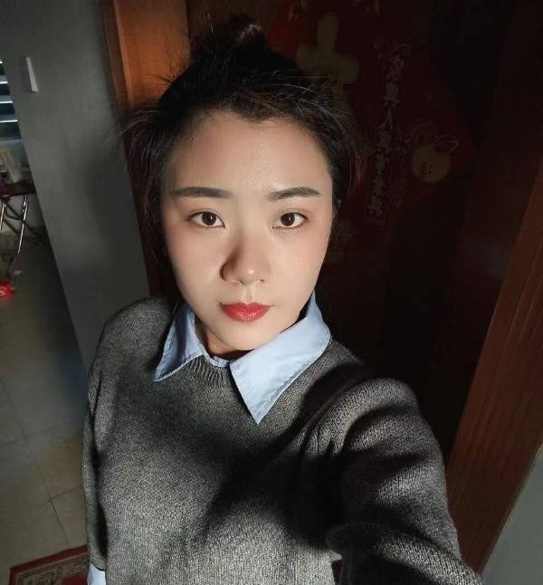 甜美型服务系妹子