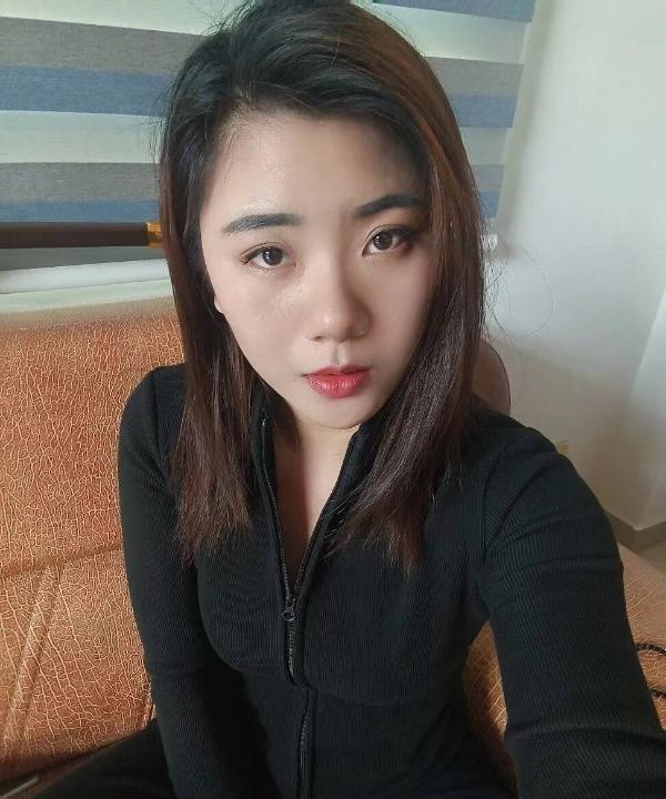 甜美型服务系妹子
