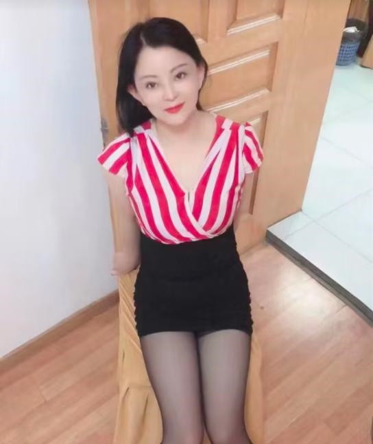 姑苏黑丝美女