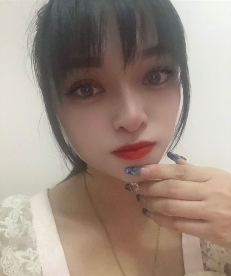 新区性价比小美女