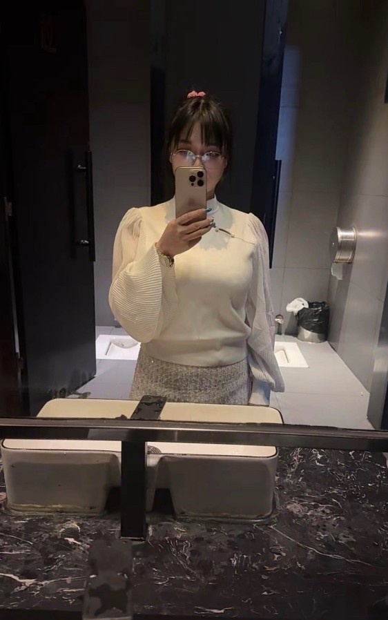 新区性价比小美女