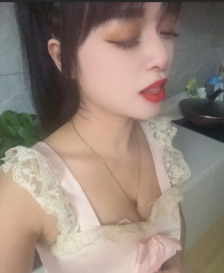 新区性价比小美女