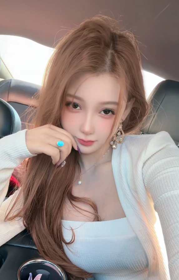 大胸销魂少妇很会诱惑