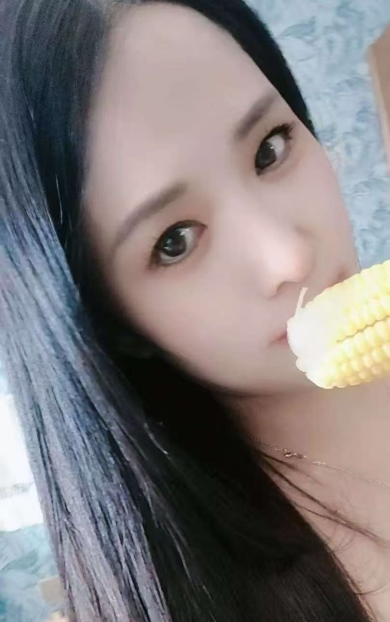 前凸后翘性感少妇。