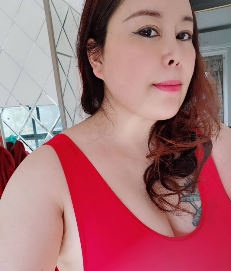 丰满少妇