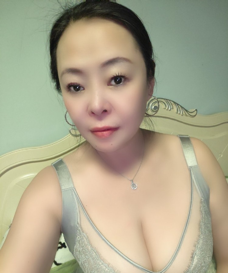 沙区气质熟女莉莉