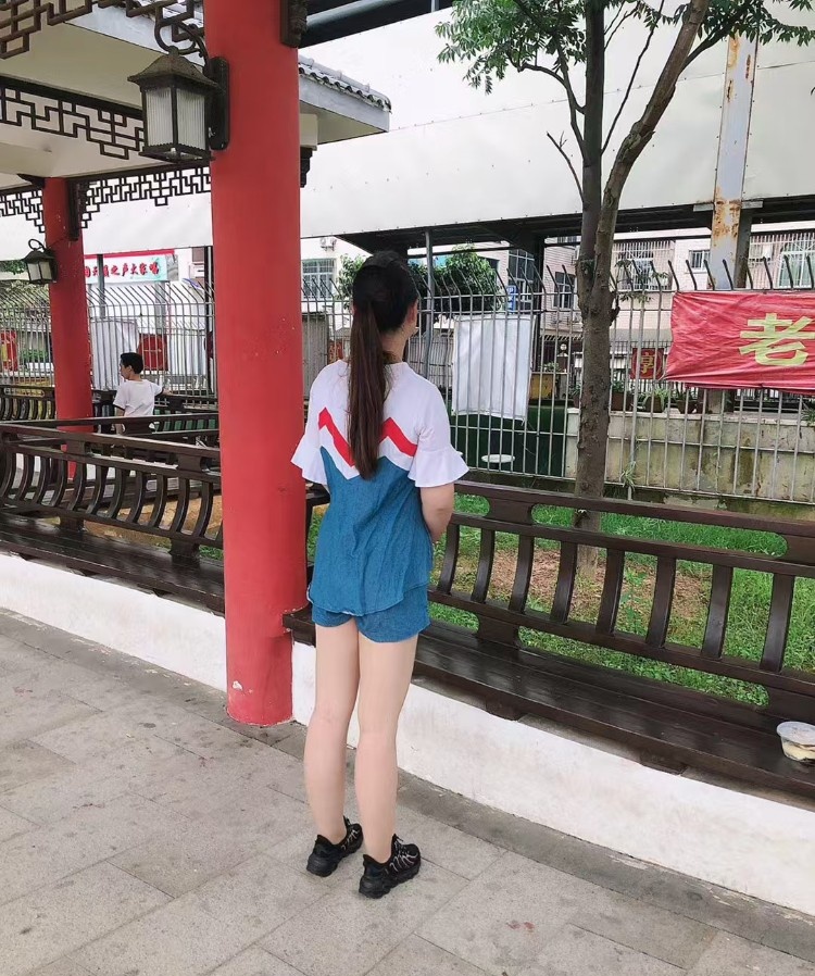 口吹释放的妹子