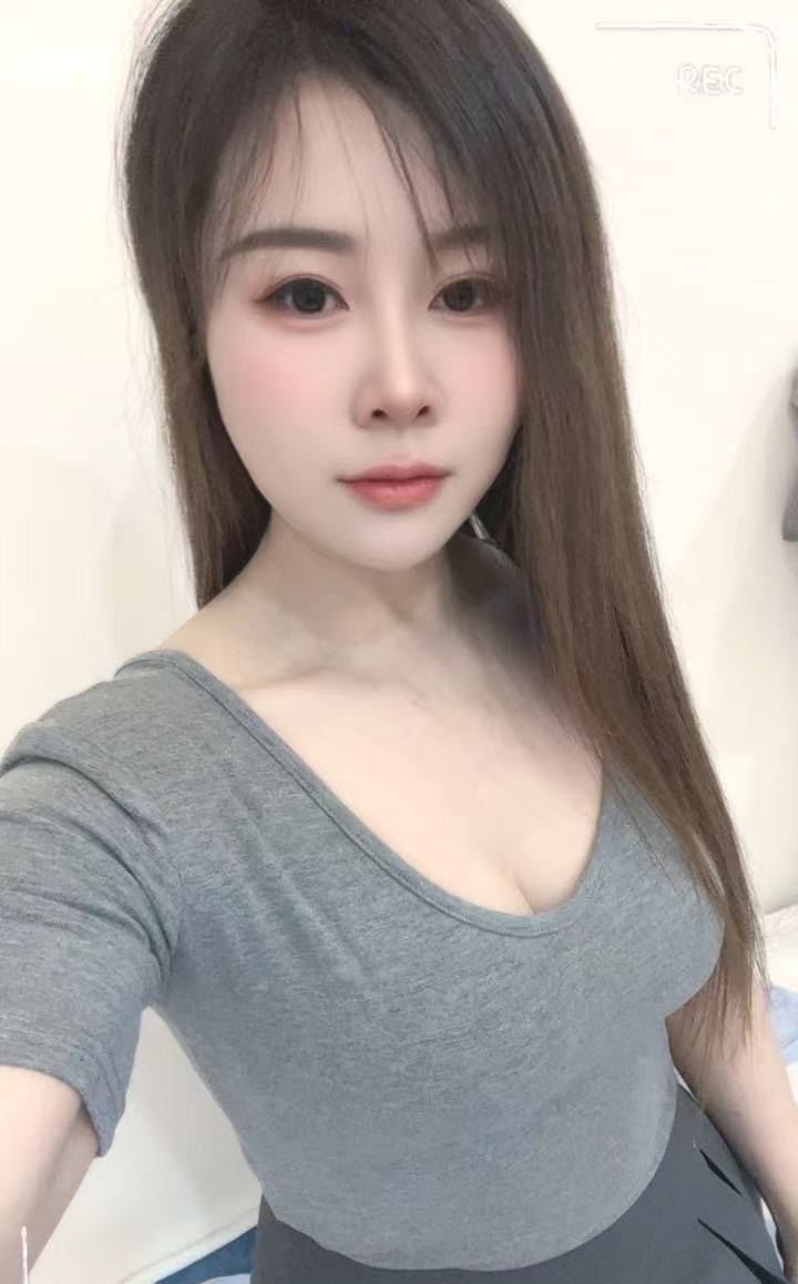 白云服务型美女