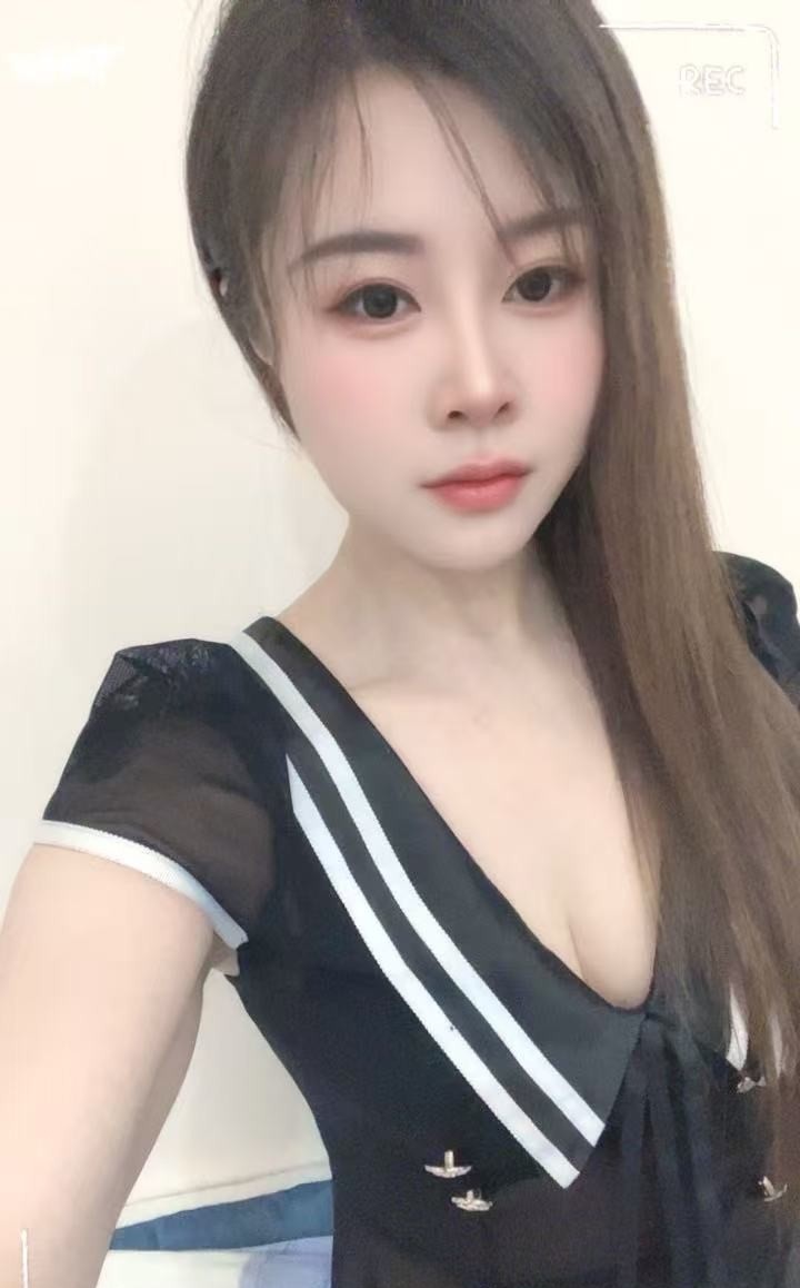 白云服务型美女