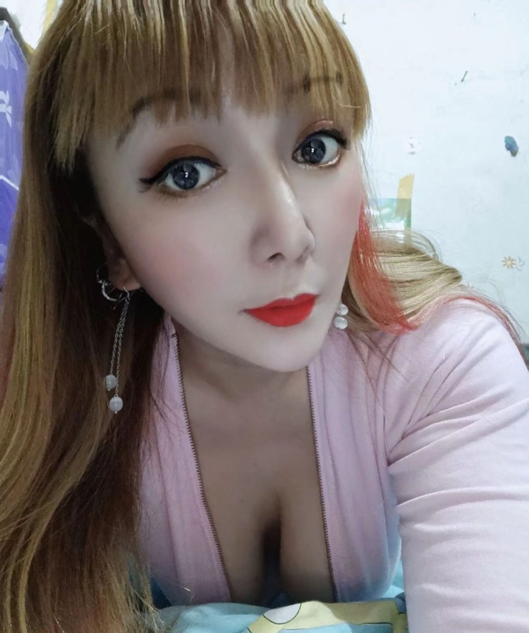 大胸性感小姐姐